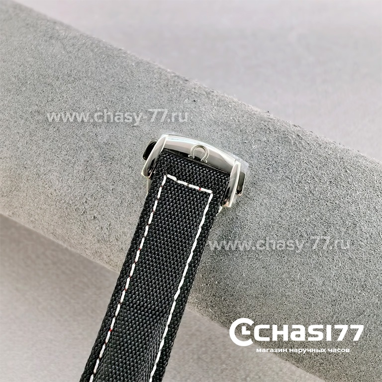 Omega Speedmaster Silver Snoopy Award (25568)